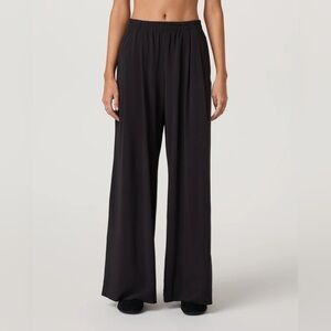 NEW Vuori Villa Vibes Wideleg Pants in Black